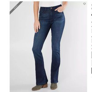 Signature Kurvy Ultra High Rise Flare Jean